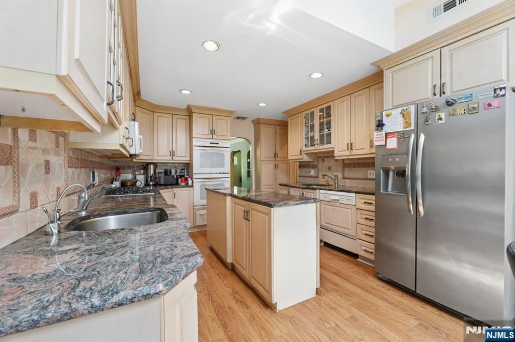 604 Rutland Avenue Teaneck, NJ 07666 - Photo 9 of 31