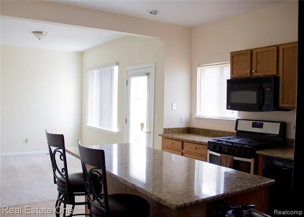 143 Eagle Ridge Road Lake Orion, MI 48360 - Photo 7 of 17