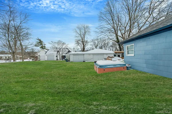 a front view of house with yard