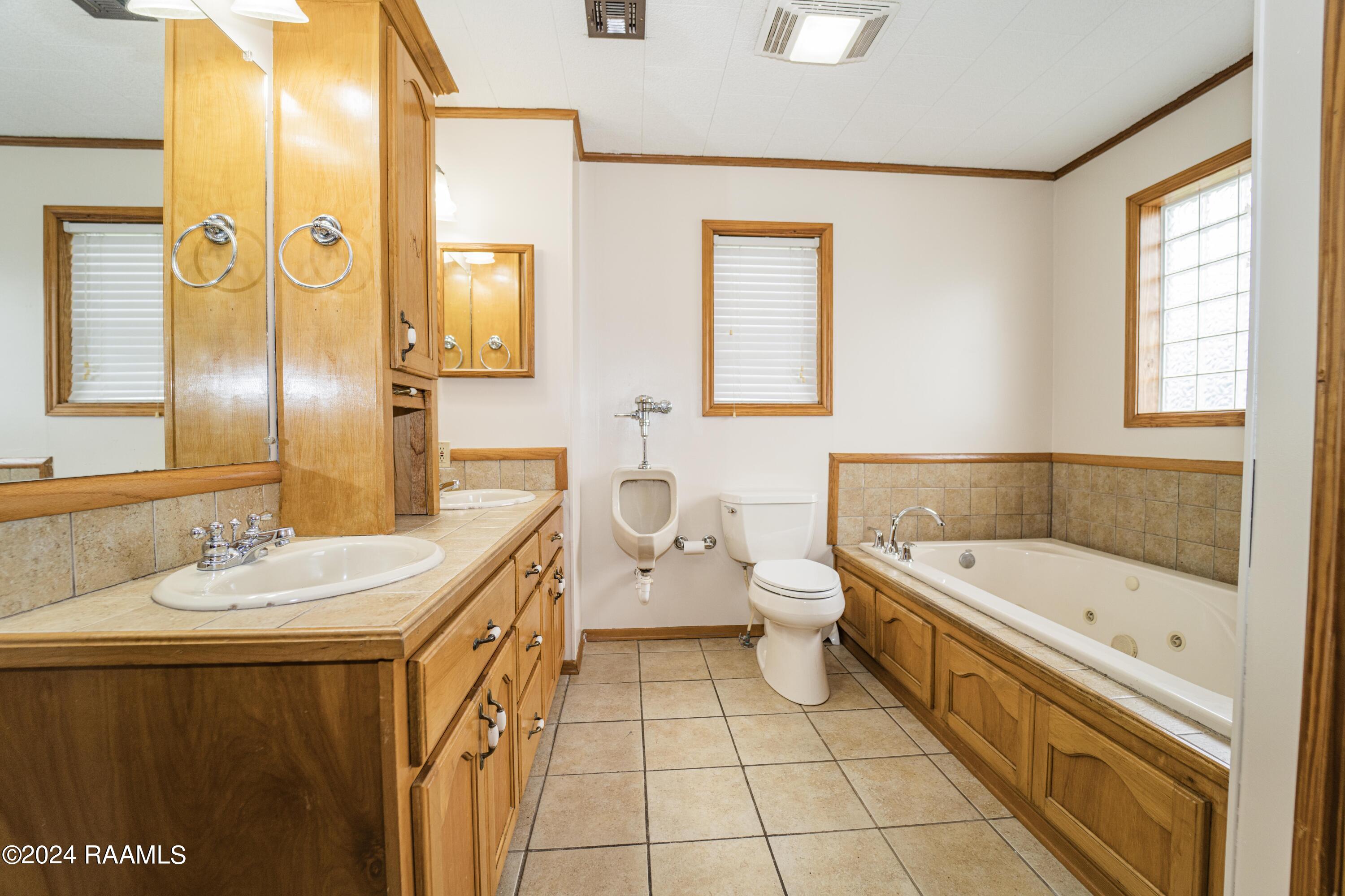 916 Sharon Drive Youngsville, LA 70592 - Photo 17 of 37 MasterBath1