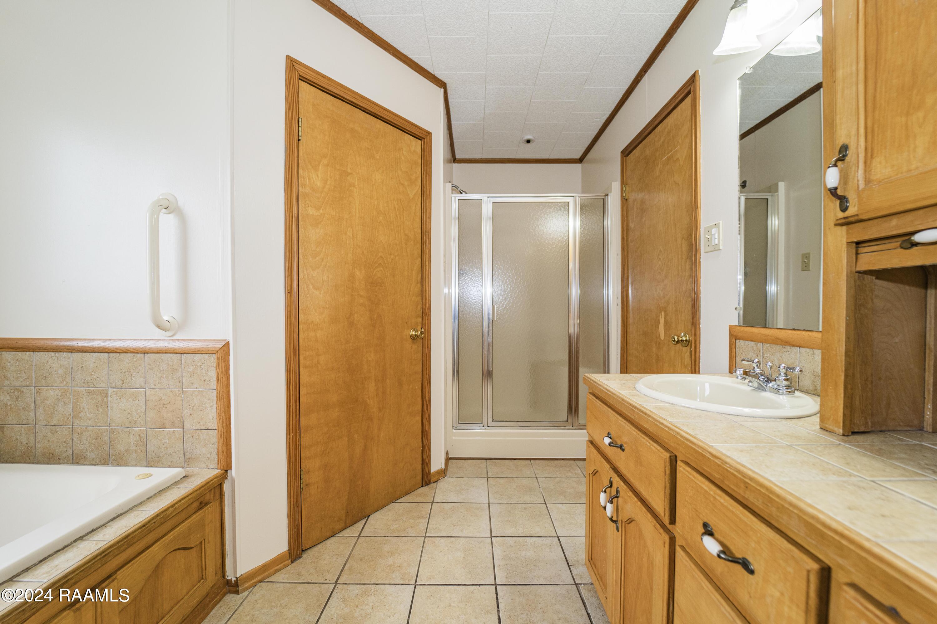 916 Sharon Drive Youngsville, LA 70592 - Photo 18 of 37 MasterBath2