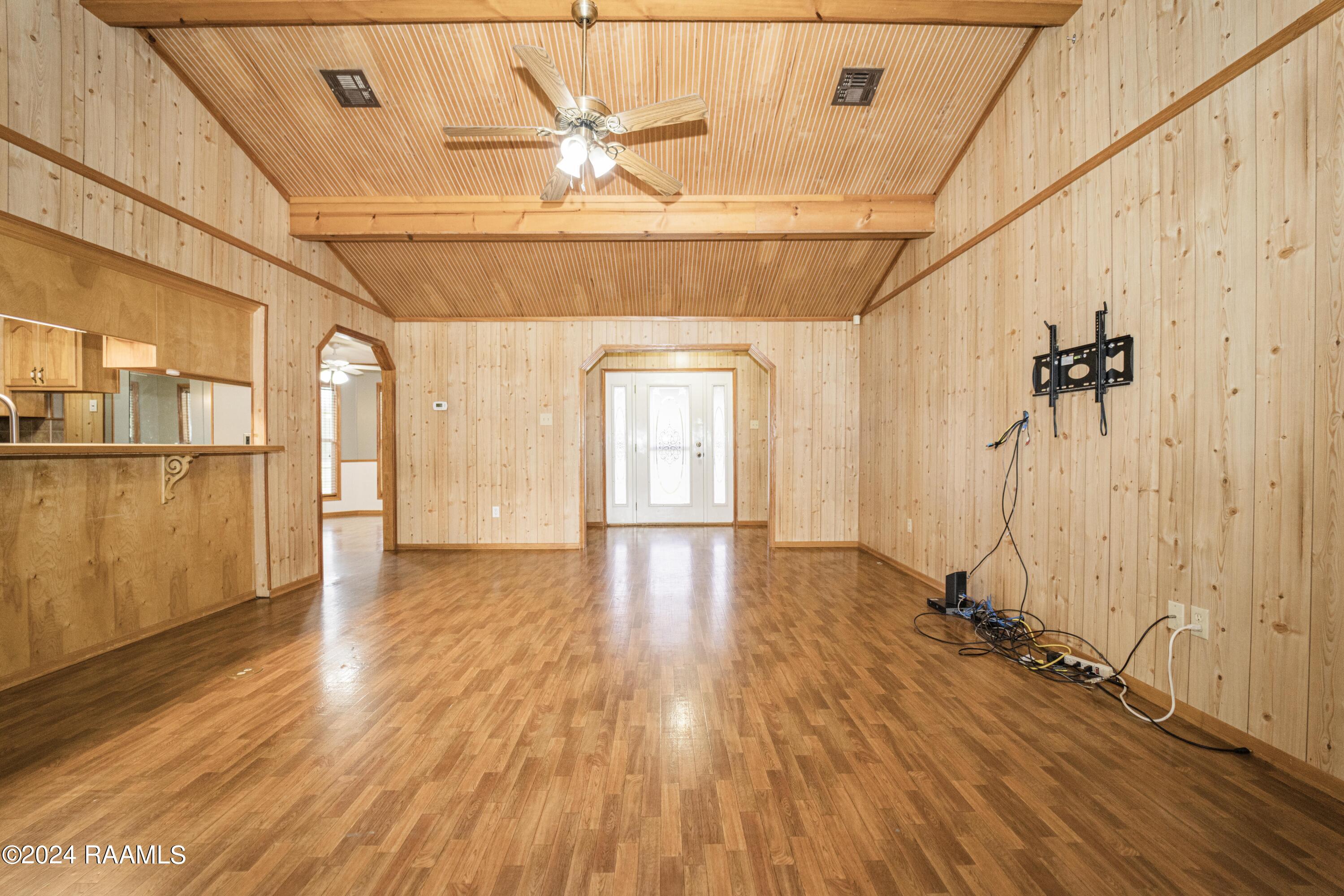 916 Sharon Drive Youngsville, LA 70592 - Photo 7 of 37 Living1