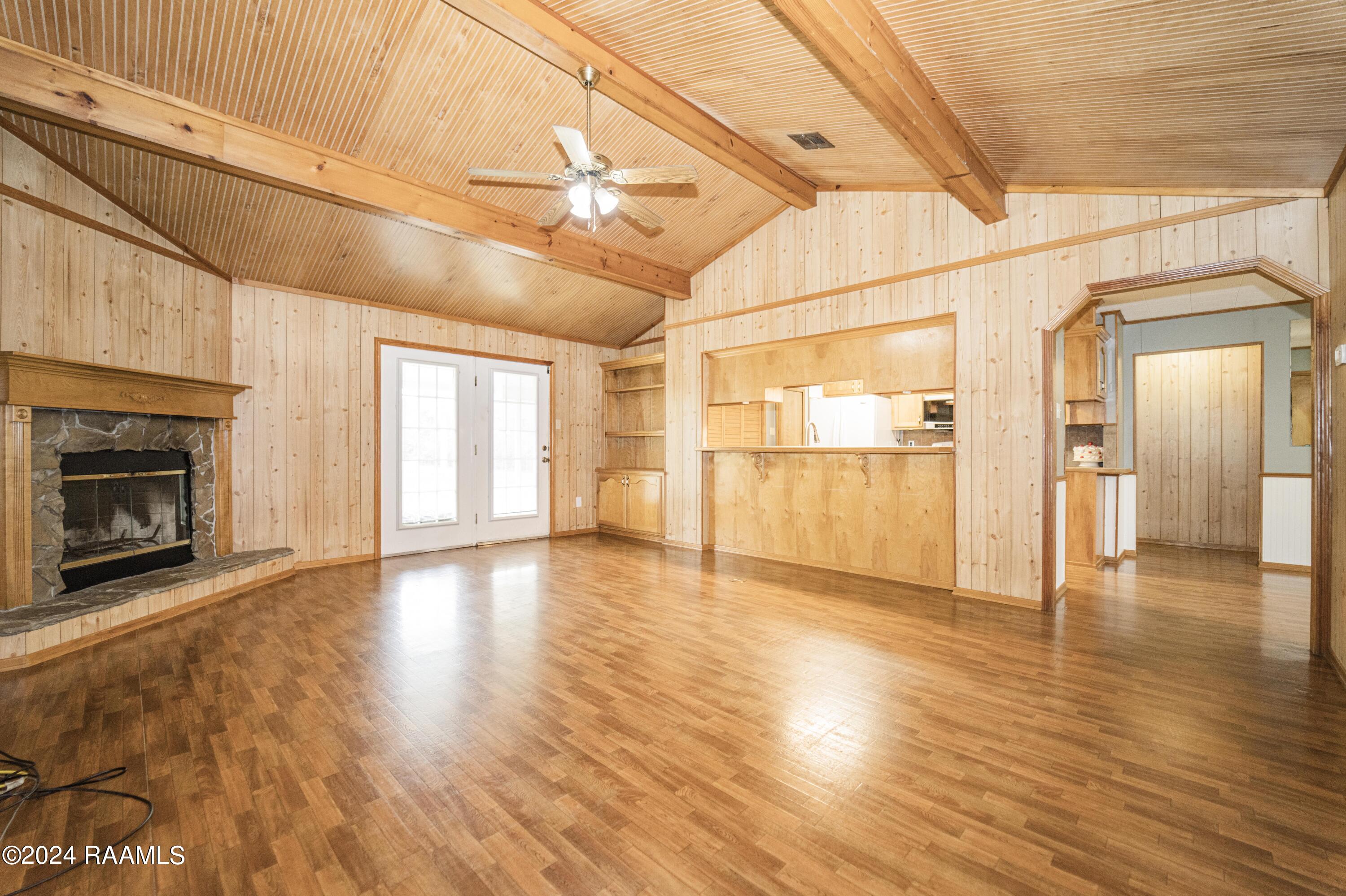 916 Sharon Drive Youngsville, LA 70592 - Photo 8 of 37 Living2