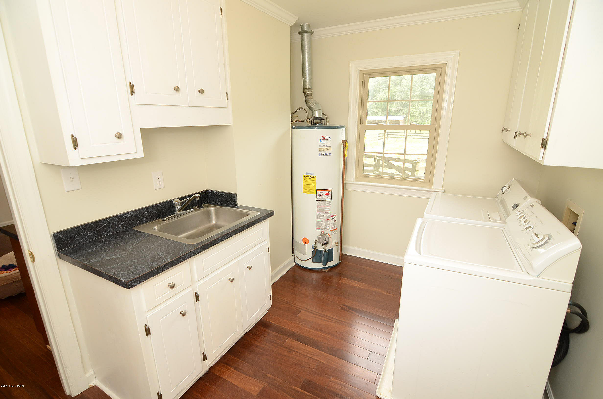 5759 Glory Road Wilson, NC 27893 - Photo 7 of 16 Laundry Room