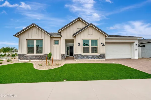 $879,791 | 1128 West J. Waltz Way, Apache Junction, AZ 85120
