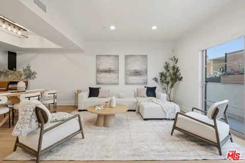 $1,099,000 | 1744 Granville Avenue, Unit 105, Los Angeles, CA 90025