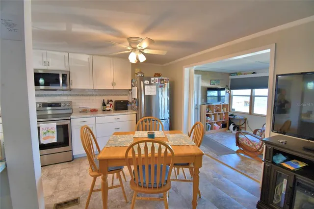 $169,900 | 156 Paradise Lane, Auburndale, FL 33823