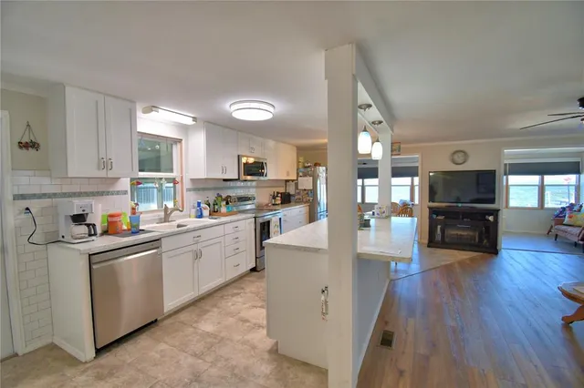 $169,900 | 156 Paradise Lane, Auburndale, FL 33823