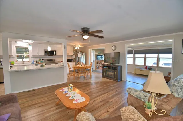 $169,900 | 156 Paradise Lane, Auburndale, FL 33823