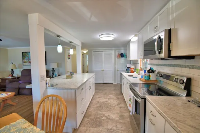 $169,900 | 156 Paradise Lane, Auburndale, FL 33823