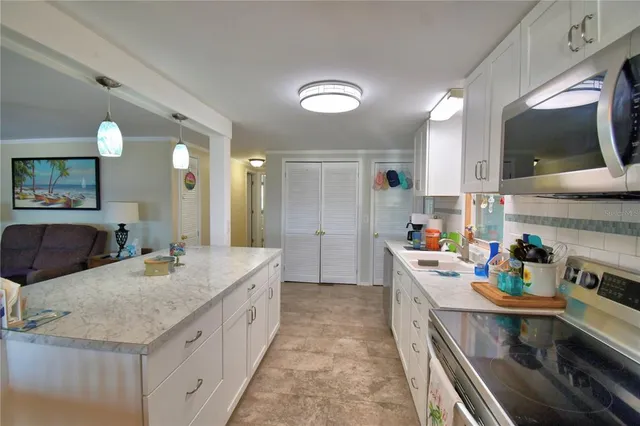 $169,900 | 156 Paradise Lane, Auburndale, FL 33823