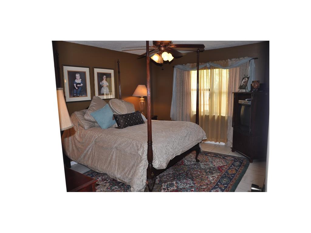 985 Riviera Avenue Sebastian, FL 32958 - Photo 2 of 18 Gallery Image 2