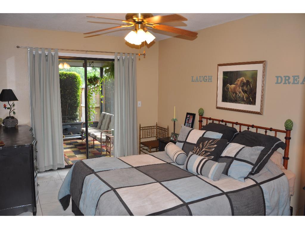 985 Riviera Avenue Sebastian, FL 32958 - Photo 12 of 18 Gallery Image 12