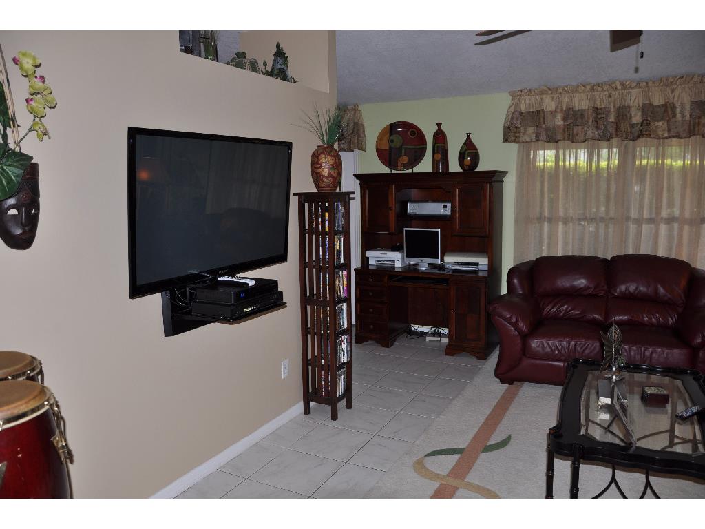 985 Riviera Avenue Sebastian, FL 32958 - Photo 3 of 18 Gallery Image 3