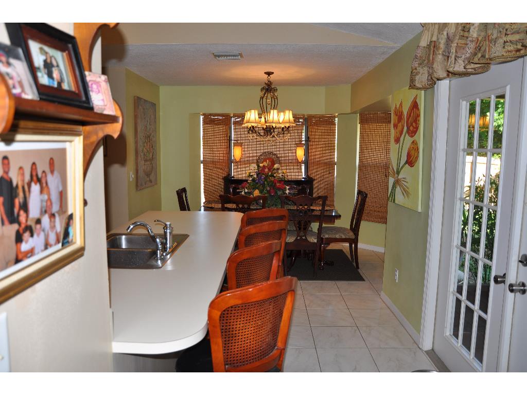 985 Riviera Avenue Sebastian, FL 32958 - Photo 5 of 18 Gallery Image 5