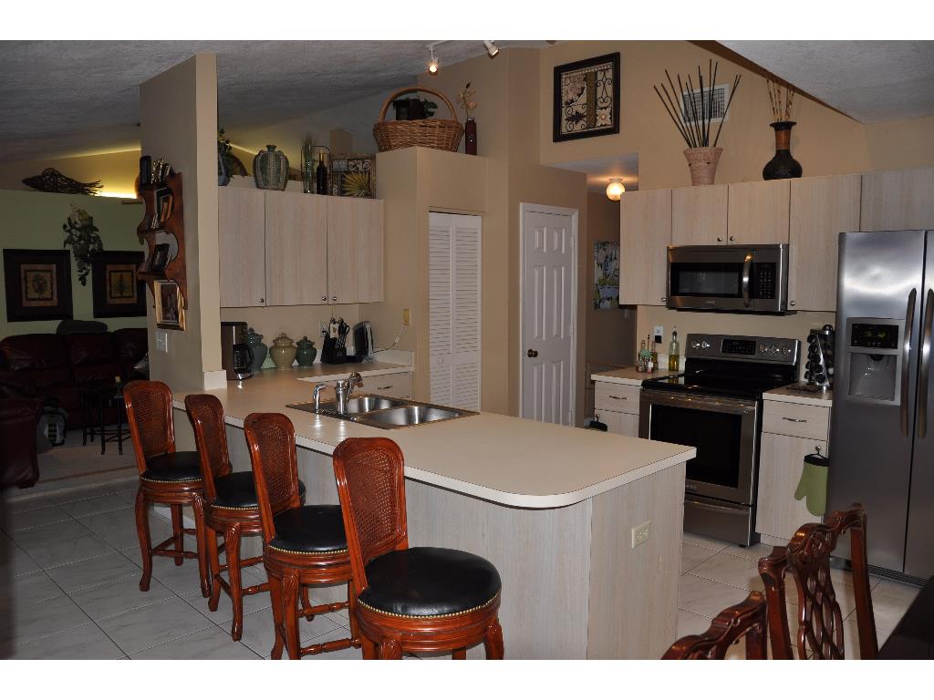 985 Riviera Avenue Sebastian, FL 32958 - Photo 9 of 18 Gallery Image 9