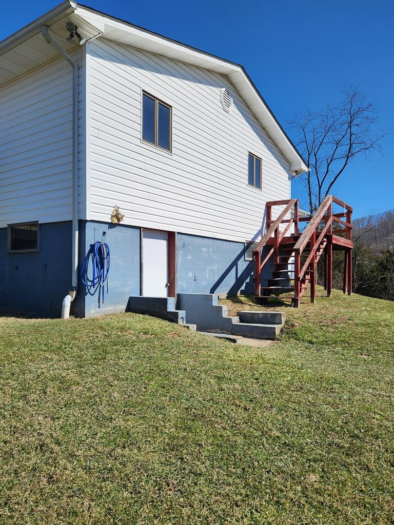679 Green Acres Road Honaker, VA 24260 - Photo 5 of 17 Gallery Image 5
