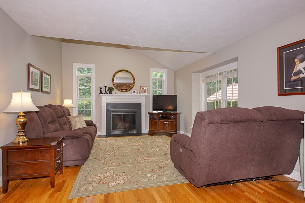 10 John Riley Road Ayer, MA 01432 - Photo 3 of 30