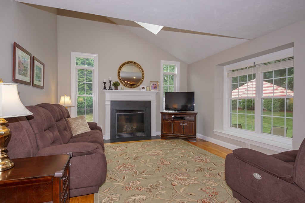 10 John Riley Road Ayer, MA 01432 - Photo 5 of 30