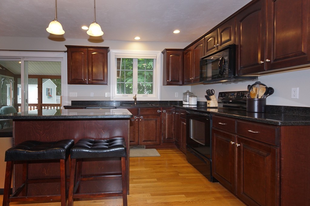 10 John Riley Road Ayer, MA 01432 - Photo 7 of 30