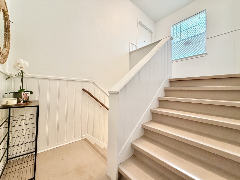 2126 Banks Street, Unit 3 Houston, TX 77098 - Photo 10 of 41 a view of entryway