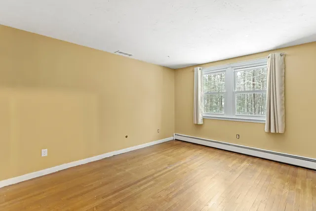 $599,000 | 37 Camelot Drive, Bedford, NH 03110