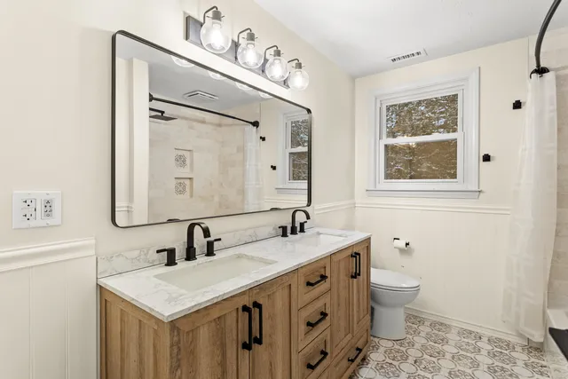 $599,000 | 37 Camelot Drive, Bedford, NH 03110