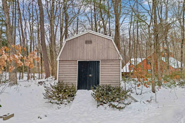 $599,000 | 37 Camelot Drive, Bedford, NH 03110