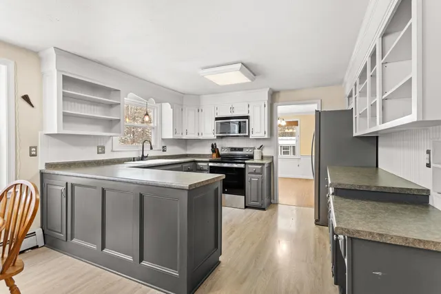 $599,000 | 37 Camelot Drive, Bedford, NH 03110