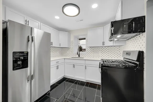 $310,000 | 2302 West 37th Avenue, Hobart, IN 46342