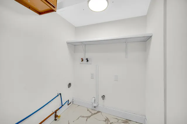 $310,000 | 2302 West 37th Avenue, Hobart, IN 46342