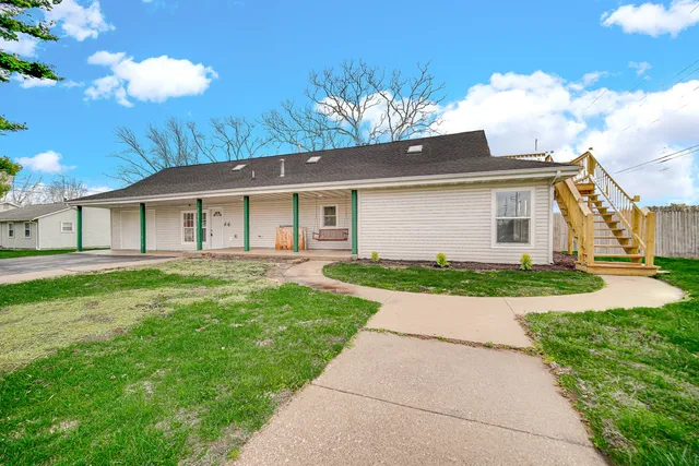 $310,000 | 2302 West 37th Avenue, Hobart, IN 46342