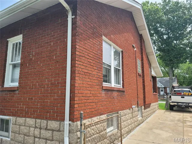 $135,000 | 2965 Kincaid Avenue, St. John, MO 63114