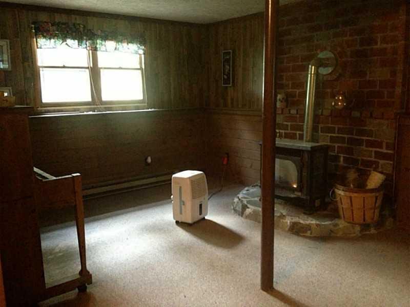 1 Preble Street Wells, ME 04090 - Photo 17 of 23 Den/Family/Great Room.