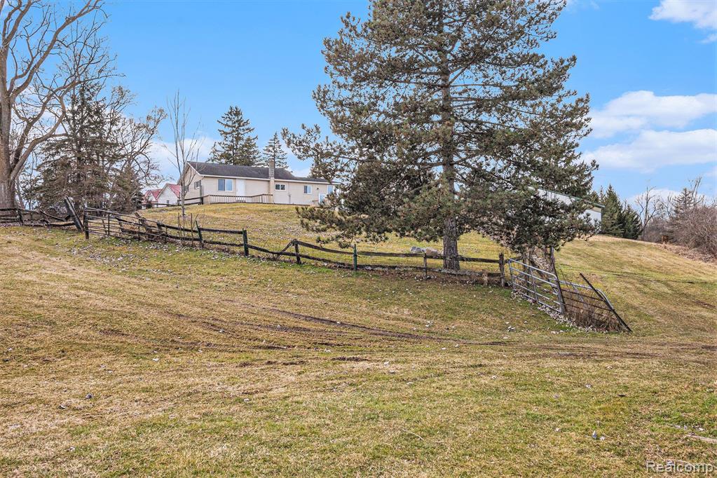 2609 East Allen Road Howell, MI 48855 - Photo 41 of 54