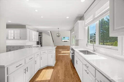 $995,000 | 2552 Dewes Lane, Naperville, IL 60564