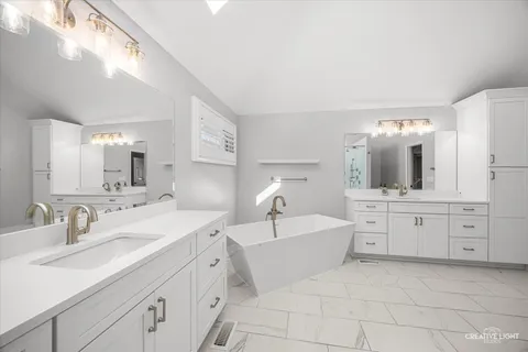 $995,000 | 2552 Dewes Lane, Naperville, IL 60564