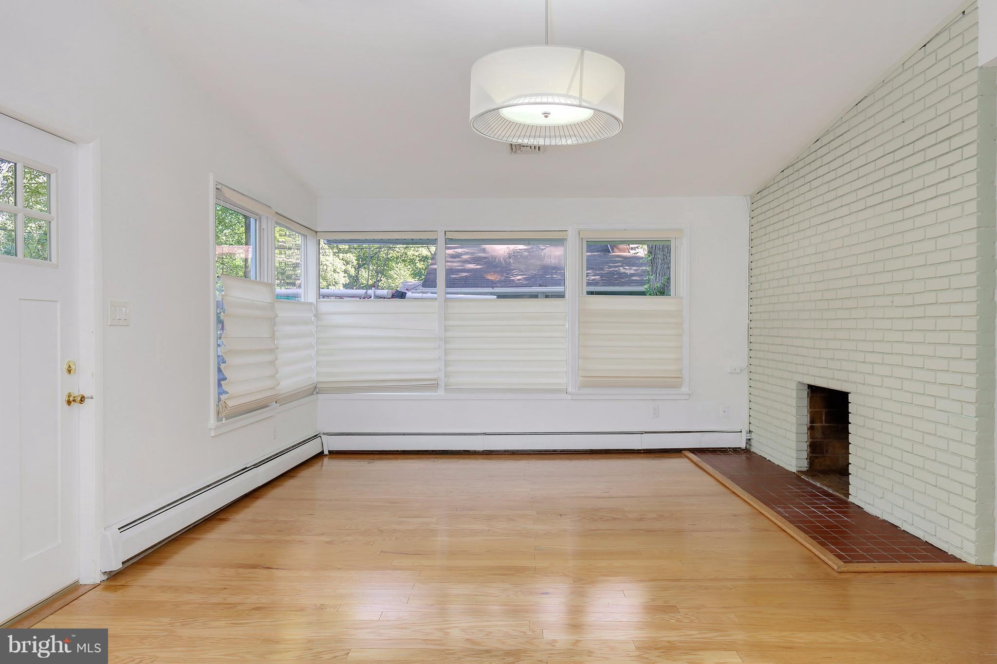 3129 Manor Road Falls Church, VA 22042 - Photo 7 of 30 Living Room
