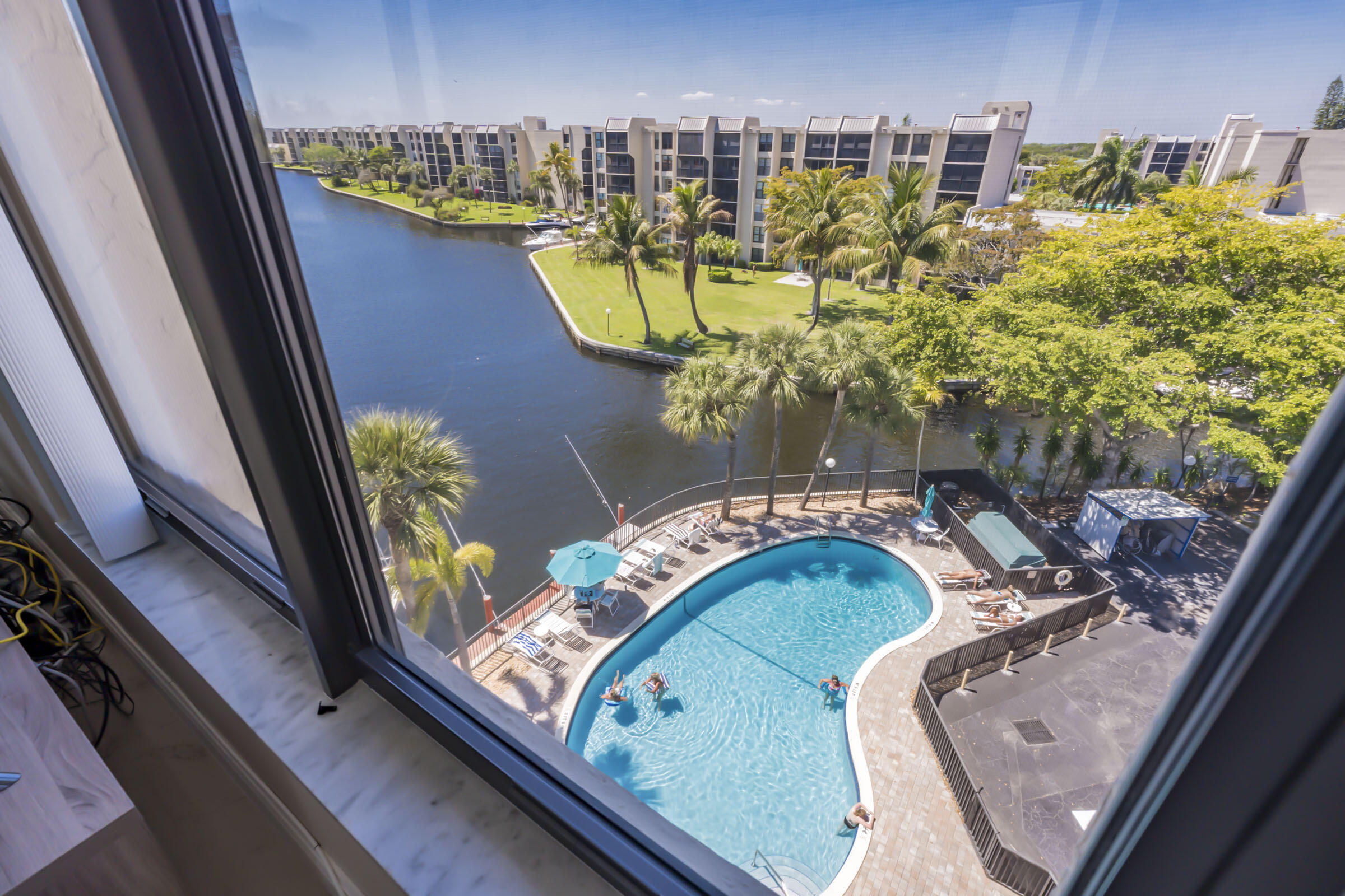 22 Royal Palm Way, Unit 606 Boca Raton, FL 33432 - Photo 2 of 48 025