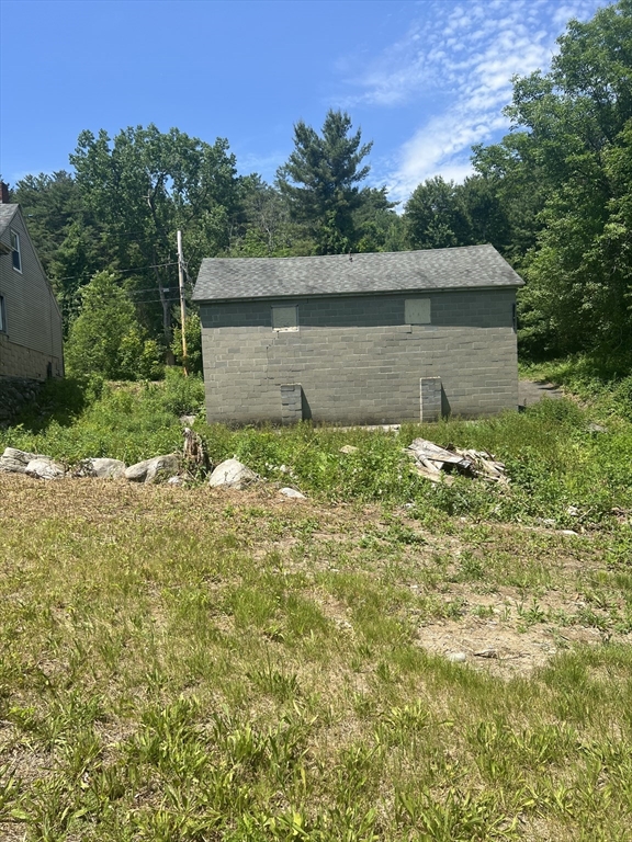 19 Greenwich Plains Road Ware, MA 01082 - Photo 11 of 37