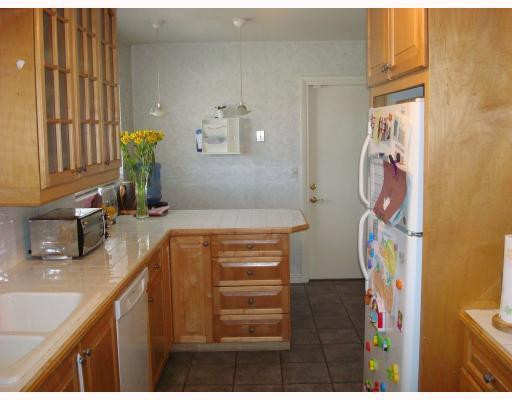 974 Southwest 12th Avenue Boca Raton, FL 33486 - Photo 5 of 10 Kitchen