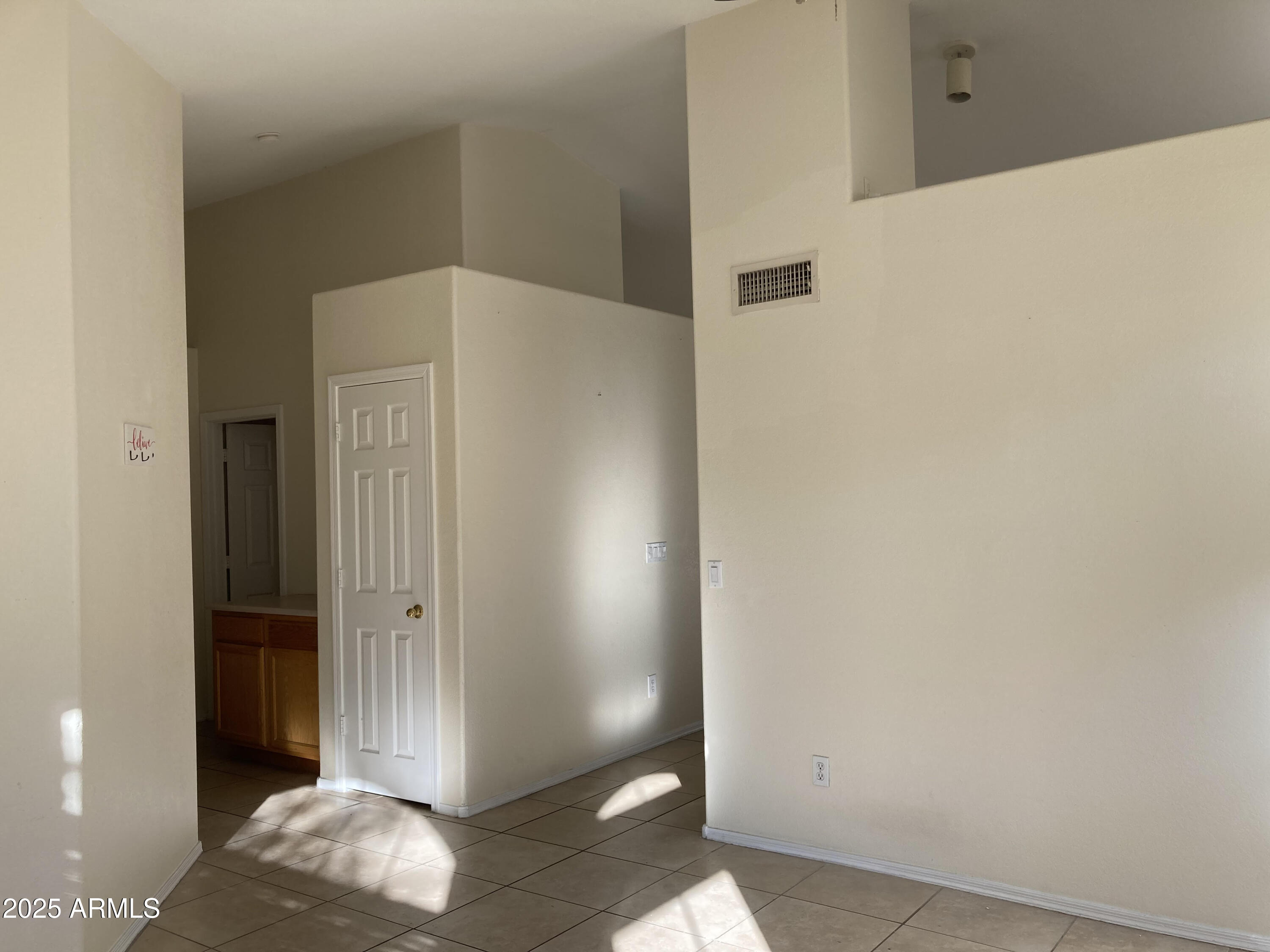 436 West Bolero Drive Tempe, AZ 85284 - Photo 10 of 11 a view of an empty room