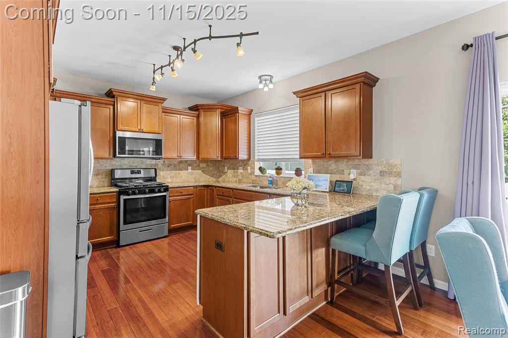 2914 Hartline Drive Rochester Hills, MI 48309 - Photo 14 of 43