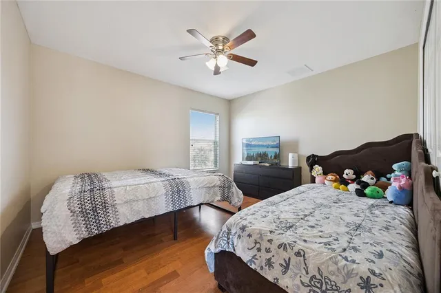 a view of a back yard of the house