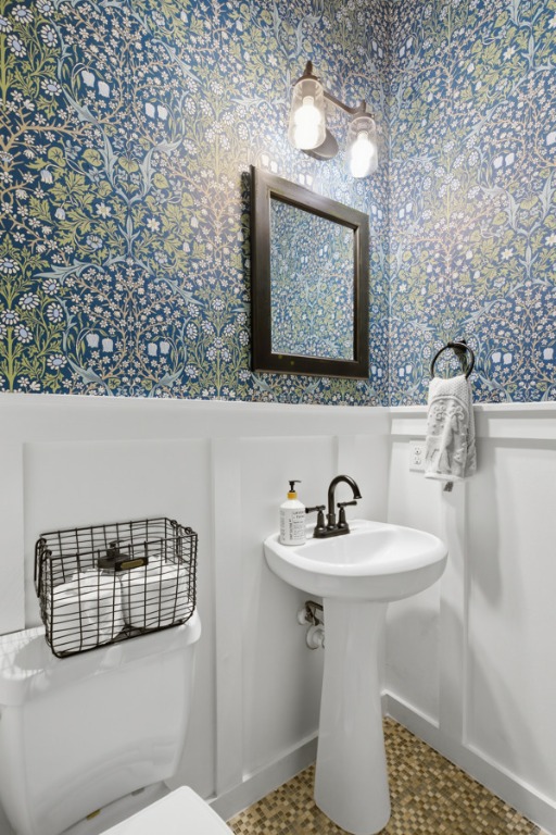 464 Monahans Drive Georgetown, TX 78628 - Photo 9 of 39 a bathroom with a sink a mirror and shower