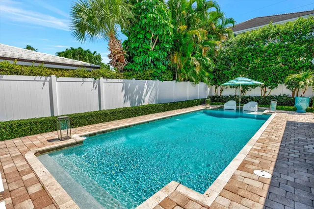 a view of outdoor space yard deck and patio