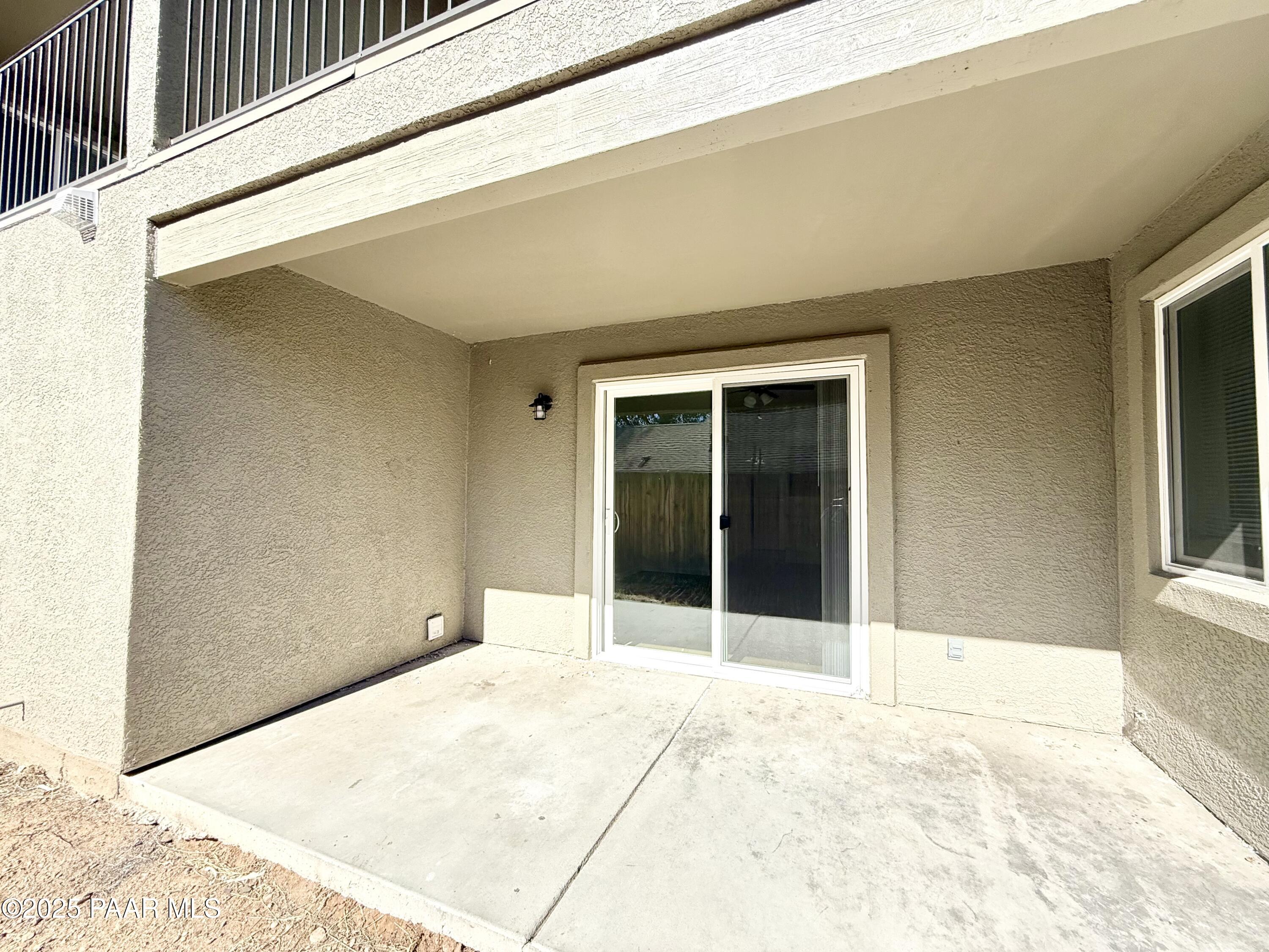 564 Lincoln Avenue, Unit B Prescott, AZ 86301 - Photo 9 of 11 a view of an empty room