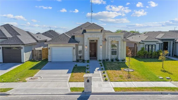 $279,900 | 6004 North Cuesta Del Sol Street, Edinburg, TX 78542