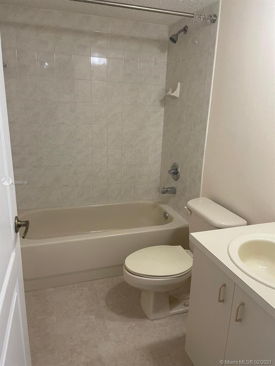 Flagami Miami, FL 33126 - Photo 12 of 20