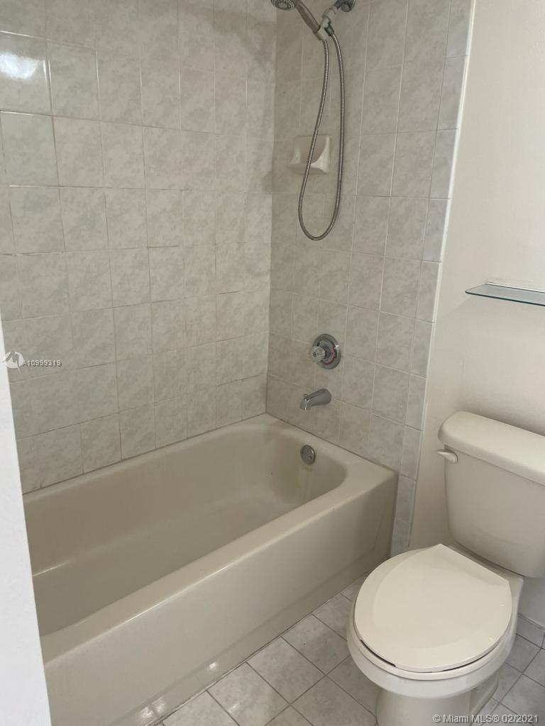 Flagami Miami, FL 33126 - Photo 10 of 20